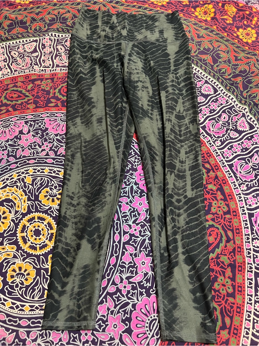 Olive Green & Black Tie-Dye Leggings size M